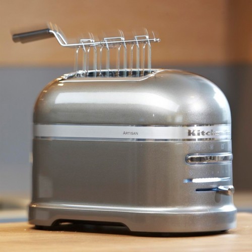 Comprar Tostadora KitchenAid 2 rebanadas color plata medallón 5KMT2204EMS en Pepebar