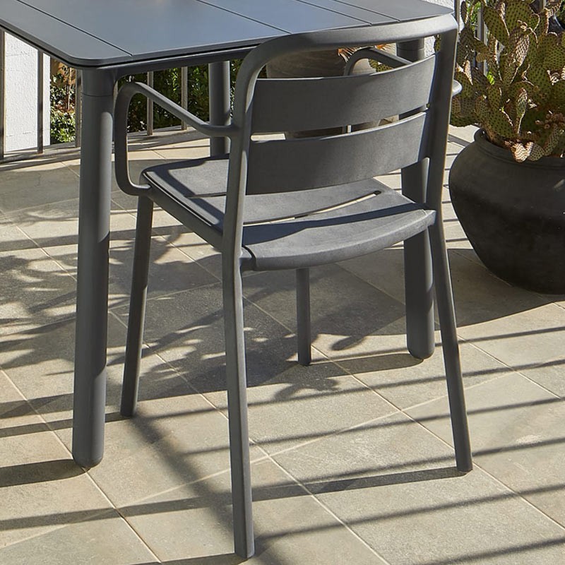 Comprar Silla Como con brazos gris oscuro Resol 05350 en Pepebar