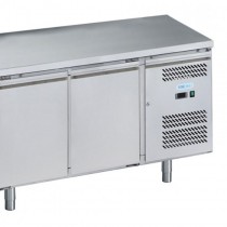 Mesa refrigerada gastronomía 3 puertas Forcold G-PA2100TN-FC - Pepebar Mesa refrigerada gastronomía 3 puertas Forcold G-PA2100TN-FC - Catálogo Bajo mostrador y mesas