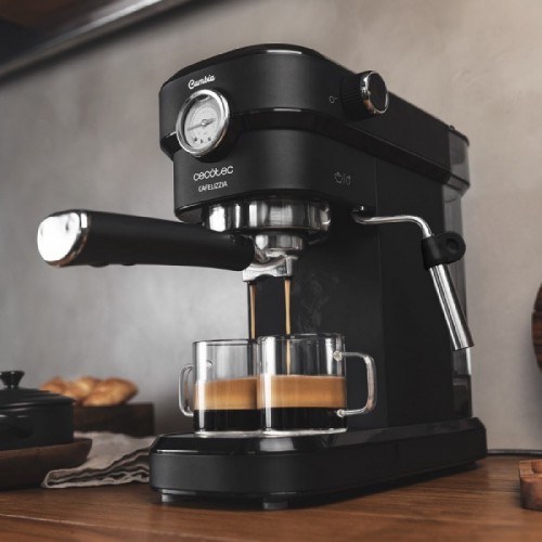 Comprar Cafetera espresso Cafelizzia 790 Black Pro Cecotec en Pepebar