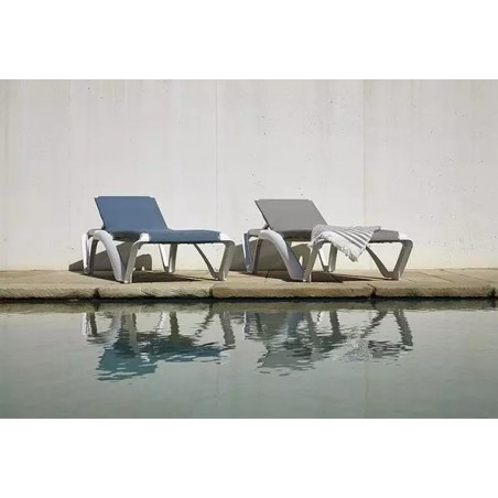 Comprar Tumbona Marina club blanca y azul Resol 03970 en Pepebar