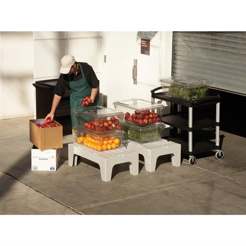 Comprar Carrito de servicio grande de 3 estantes negro Cambro CT400 en Pepebar