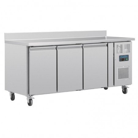 Mesa de trabajo refrigerada Polar serie U de 3 puertas con peto trasero de 417 L UA065 Comprar Mesa de trabajo refrigerada Polar serie U de 3 puertas con peto trasero de 417 L UA065 en Pepebar