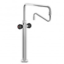 Grifo industrial de columna orientable con pomo aislante